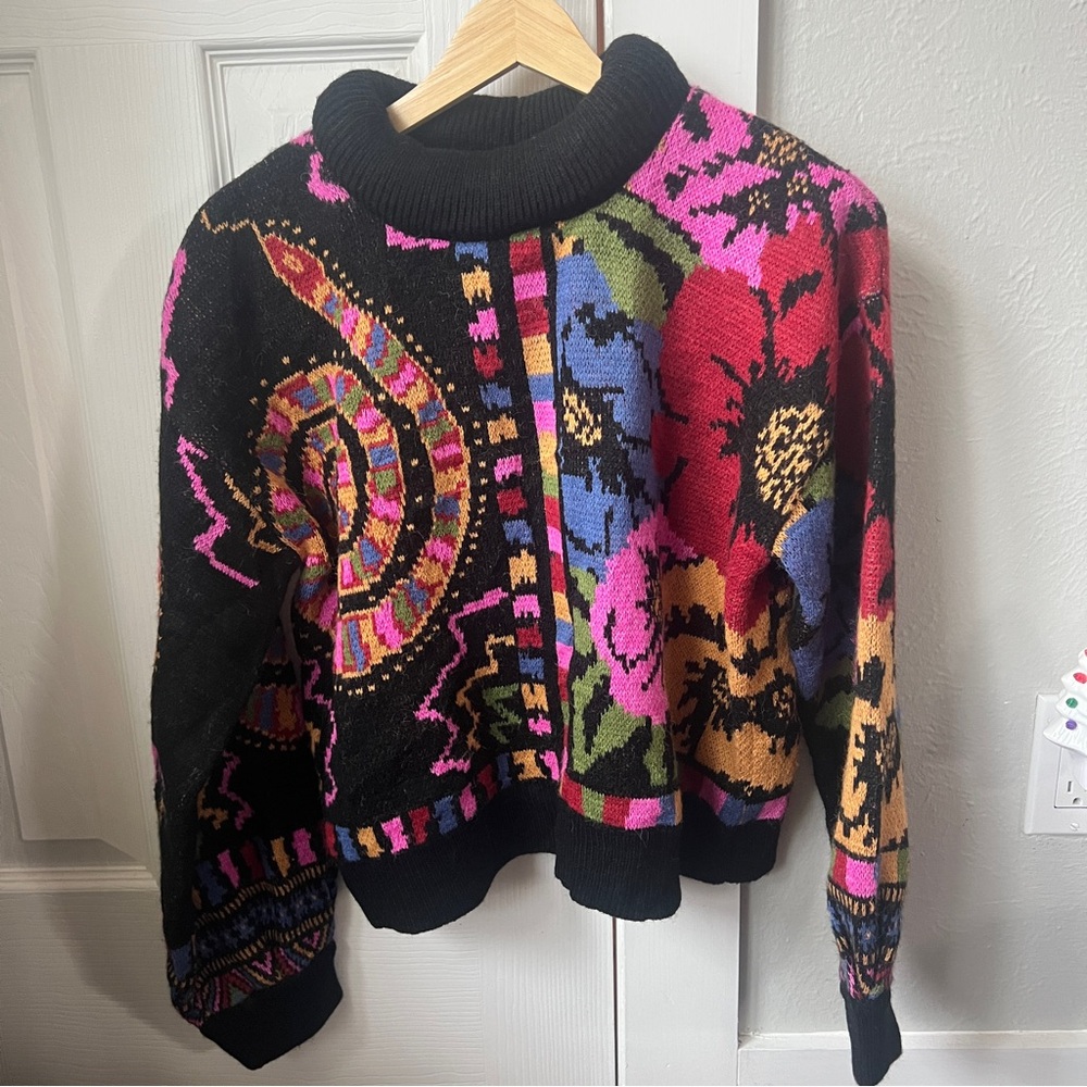 NWT Farm Rio colorful graphic sweater, brand new size medium